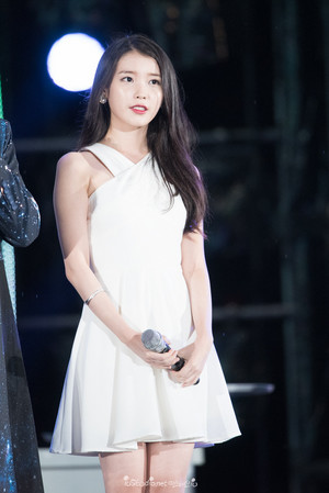  150813 아이유 at Infinity Challenge Song Festival with GD and Park Myungsoo