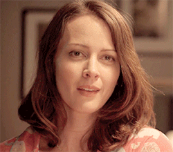  Amy Acker in The Lord of Catan