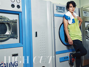  An Athletic Yoo Seung Ho For High Cut’s Vol. 156