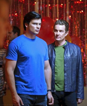  James Marsters and Tom Welling - [Smallville] .
