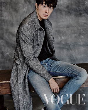  Jung Il Woo For Vogue Korea’s September 2015 Issue