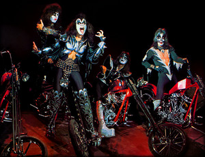  吻乐队（Kiss） (NYC) April 9, 1976 (chopper session)