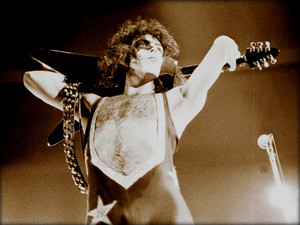  Paul ~Detroit, Michigan…January 27, 1976 (Alive! Tour - Cobo Arena)