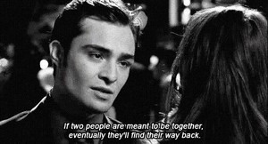  chuck and blair positivity challenge → 日 seven: お気に入り song あなた relate to them ↳ あなた and me