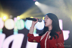  141017 IU at Lotte Card MOOV - Muzik in Incheon konsert