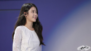  150908 iu at Samsung Play the Challenge Talk show, concerto
