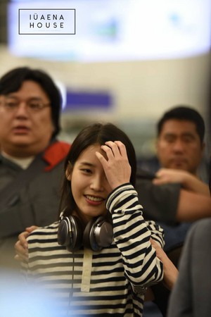  150913 李知恩 at Hong Kong International Airport Returning to Korea