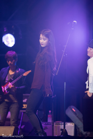  150919 IU at Melody Forest Camp concert