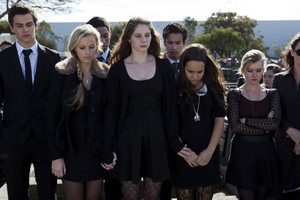  2x25 - The Sekunde - The Funeral
