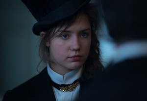 Адель Exarchopoulos as Judith Lorillard in Les anarchistes / The Anarchists