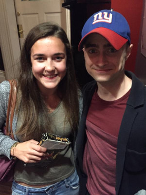  Daniel Radcliffe with fan in Richmond, US (Fb.com/DanieljacobRadcliffeFanClub)