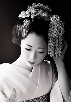 ايموجي مناظر طبيعية  Geisha-geisha-38838662-236-337