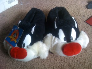  Sylvester cat slippers size 7-8 medium
