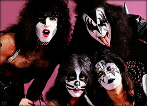  kiss ~Amsterdam, Netherlands…May 23, 1976 (Destroyer tour)
