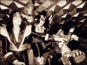  Kiss ~Suita City, Japan…March 21, 1977 (Japan Tour Press Conference)