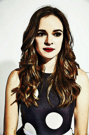  foto to Painting Danielle Panabaker