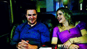  picha to Painting Stephen Amell and Emily Bett Rickards