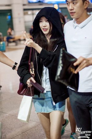  150907 IU at Incheon Airport back from ceci photoshoot in Hong Kong