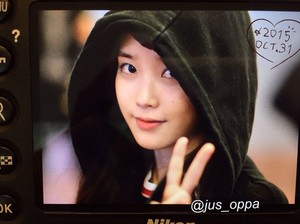  151031 IU at Gimpo Airport Heading to Japon