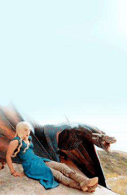  Daenerys Targaryen and Drogon