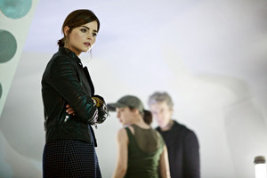  Doctor Who - Episode 9.03 - Under The Lake - Promo Pics