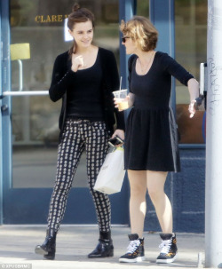  Emma in LA with Liliana