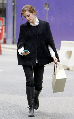  Emma shopping in Central Londres