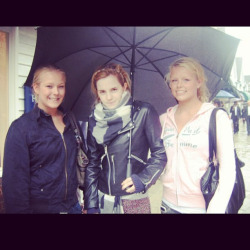  Emma with fans