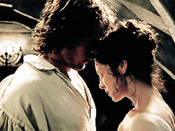  Jamie and Claire किस