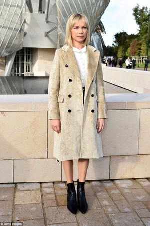 Michelle at Louis Vuitton Fashion Show