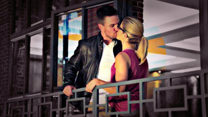 Oliver and Felicity Wallpaper   