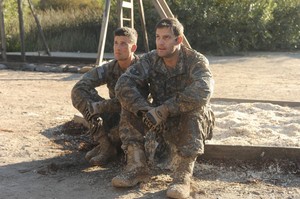  Parker Young as Randy hügel in Enlisted