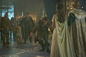  Reign "Three Queens, Two Tigers" (3x01) promotional picture