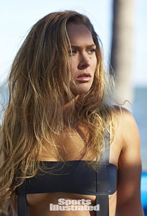  Ronda Rousey - Sports Illustrated swimsuit کا, سومساٹ Issue Photoshoot - 2015