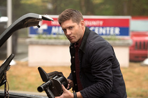  Supernatural 11.01 ''Out of the Darkness, Into the Fire''