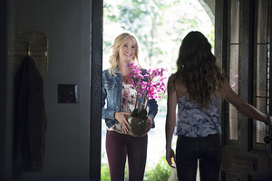  The Vampire Diaries 7.01 ''Day One of Twenty-Two Thousand, Give hoặc Take'''