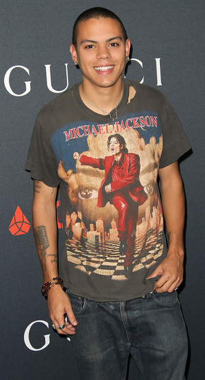  diana ross's son evan ross got his michael jackson camicia on