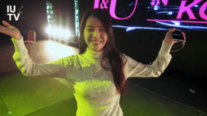  [IU TV] “IandU in HONGKONG” huy hiệu bởi M