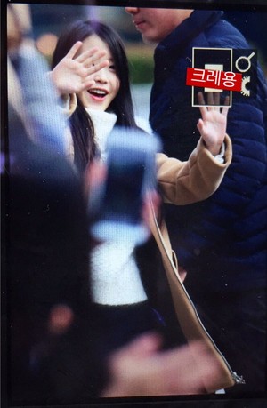  151129 IU Arriving [CHAT-SHIRE] konsert at Busan