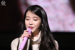  151129 IU 'CHAT-SHIRE' концерт at Busan