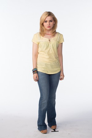  Abigail Breslin as Casey Welson in The Call