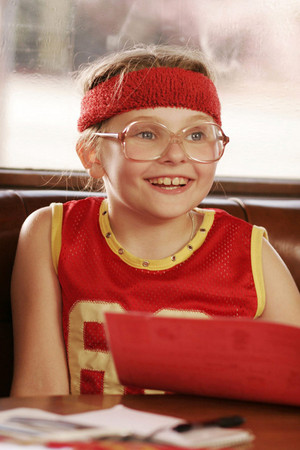  Abigail Breslin as oliva in Little Miss Sunshine