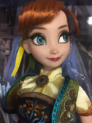  Frozen - Uma Aventura Congelante Fever Limited Edition Anna Doll