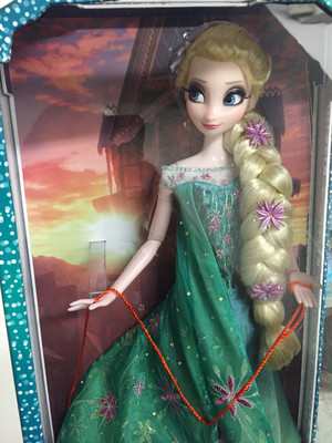  《冰雪奇缘》 Fever Limited Edition Elsa Doll