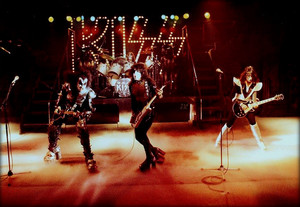 KISS ~Reading, Massachusetts...November 1976  )Rock And Roll Over dress rehearsals) 