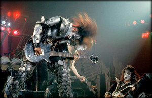  吻乐队（Kiss） ~Toledo, Ohio…July 31, 1976 (Rock And Roll Over tour)