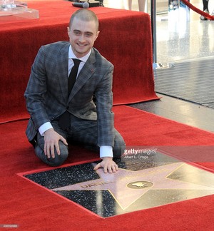  Legendary Daniel Radcliffe Now étoile, star of Walk of fame (Fb,com/DanielJacobRadcliffeFanClub)