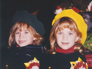  Mary-Kate and Ashley Olsen