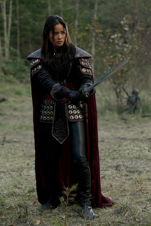  Once Upon a Time - Episode 5.09 - The медведь King