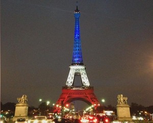  Paris lights up its Tower